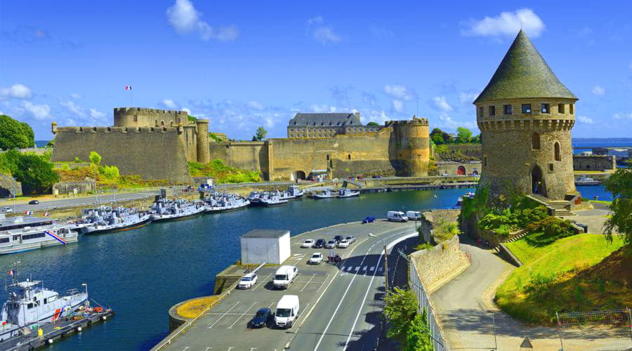 Top car rental deals in Brest